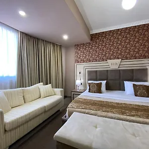 Hotell Deluxe, Tirana
