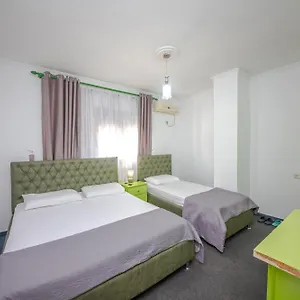 Hotell 3a, Tirana